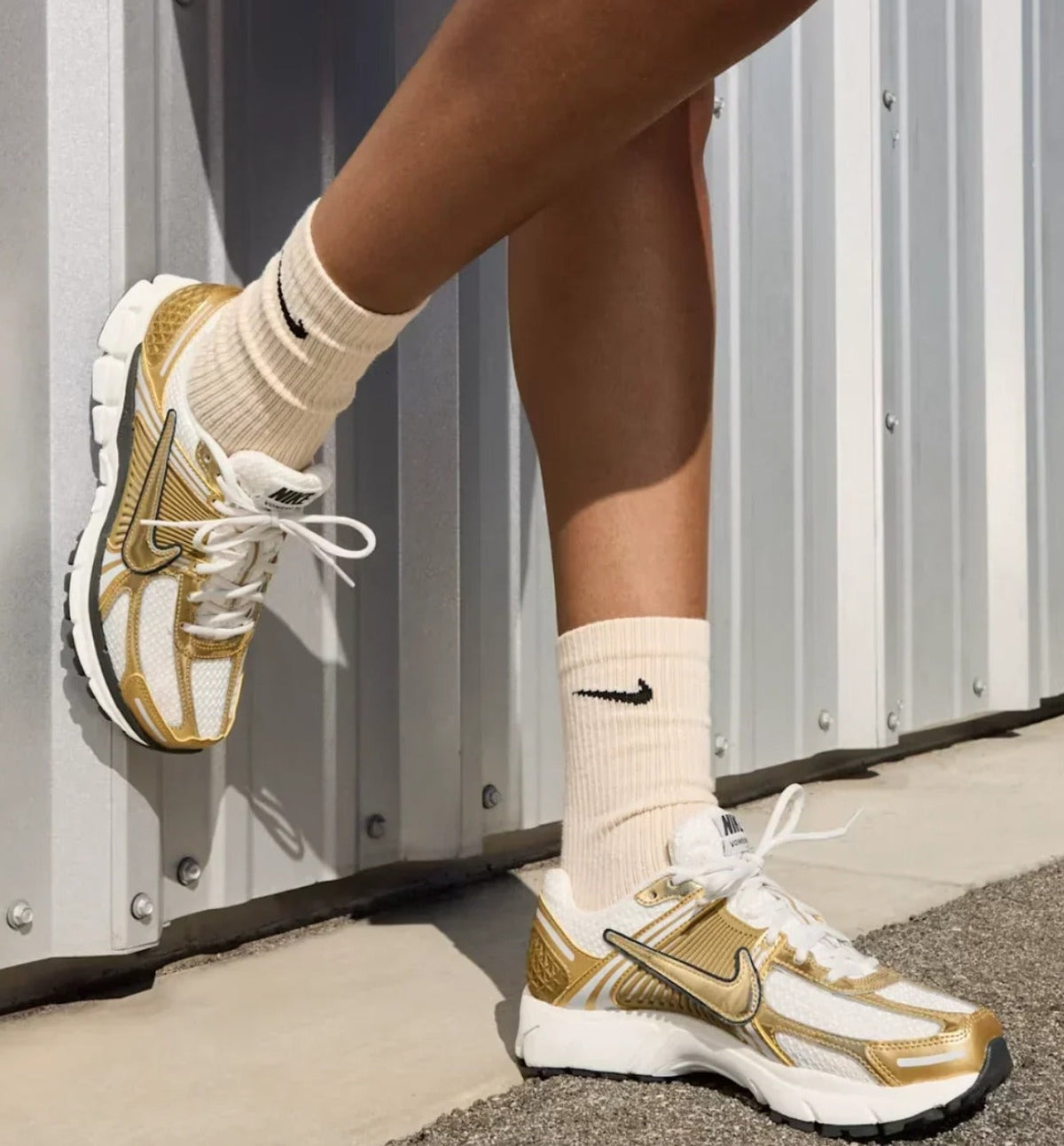 Zoom Vomero 5 Metallic Gold