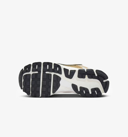 Zoom Vomero 5 Metallic Gold